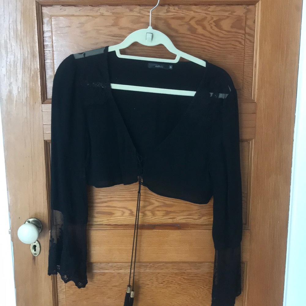 Cropped, part lace shirt